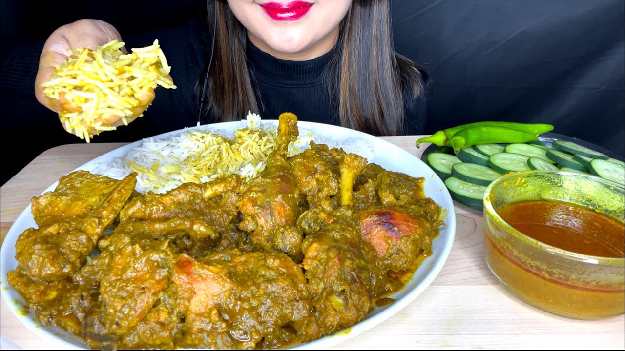 EATING SPICY CHICKEN CURRY WITH RICE AND SALAD*ASMR MUKBANG EATING VIDEOS*INDIAN FOOD MUKBANG