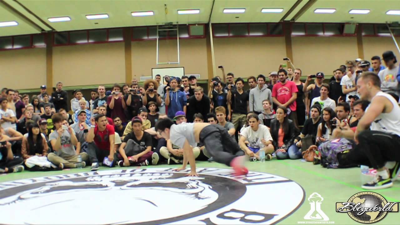 Isaiah vs Flexholik | EXHIBITION | BATTLE CRY 2012