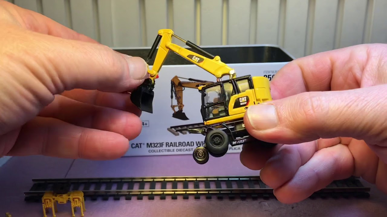 Diecast Masters HO scale CAT M323F Railroad Wheeled Excavator
