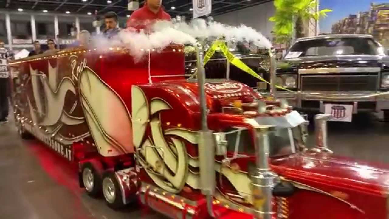 Modeltruck Peterbilt 359 Night Show Mito America