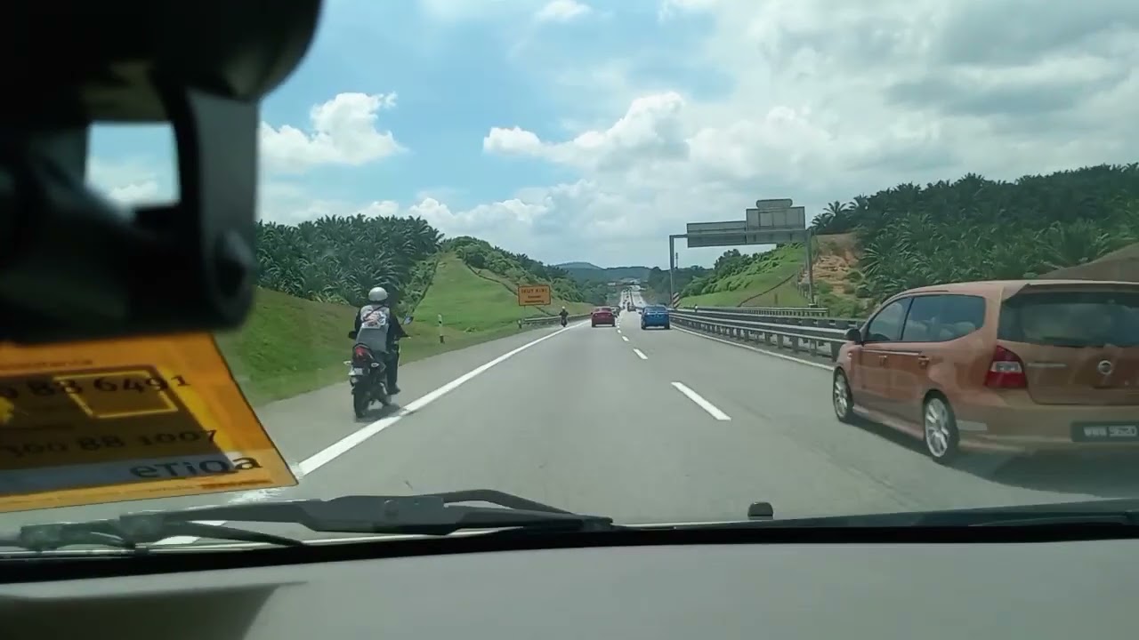 Crusing over Seremban - Port Dickson Highway (SPDH)