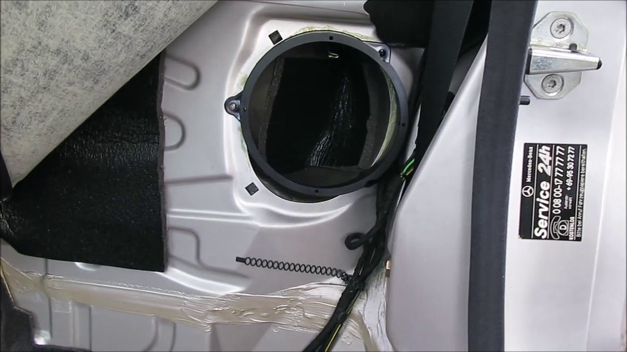 Installing Speakers in Mercedes Benz SLK R170 Einbau Speaker Rückwand Mercedes Benz SLK 230 R170