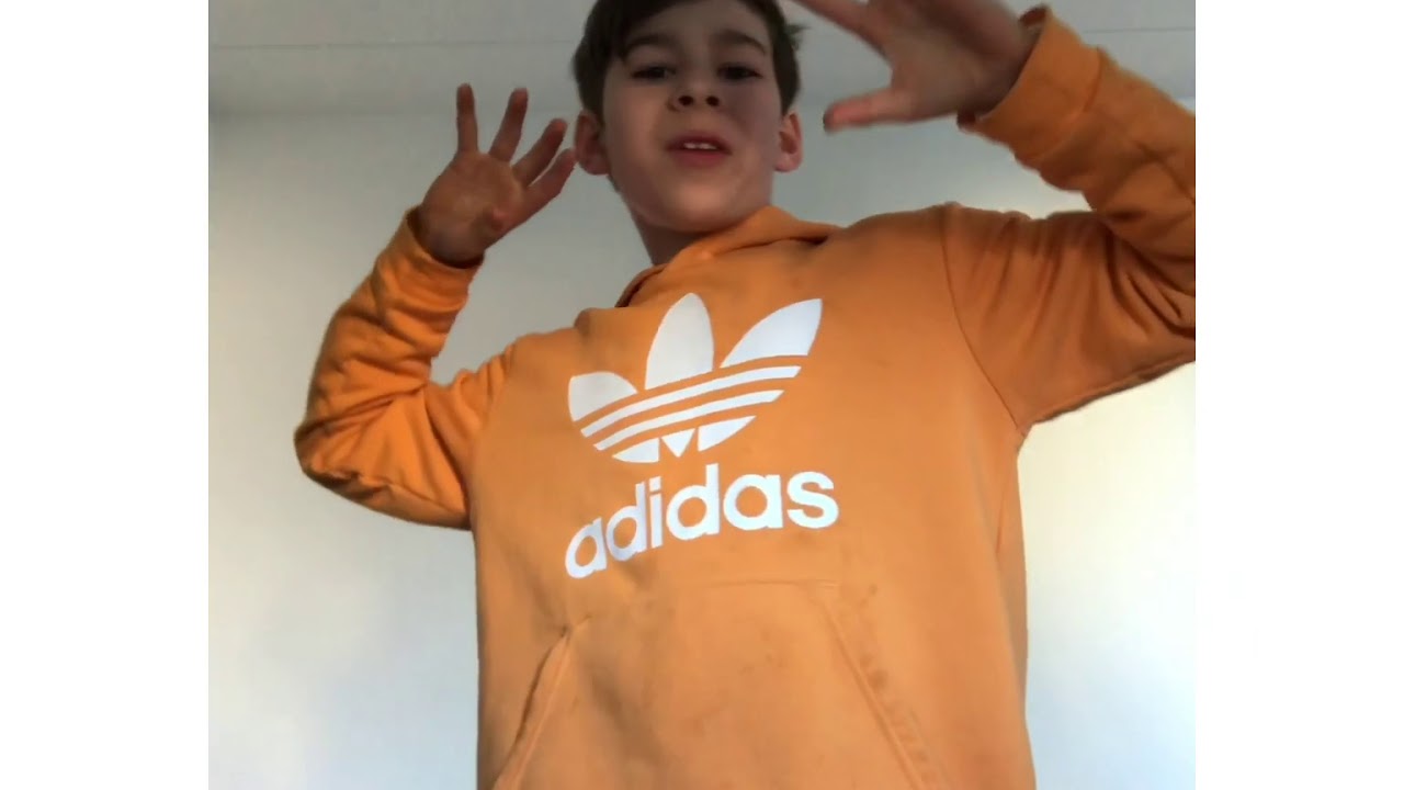 3 Arten wie man aufs Bett springen kann