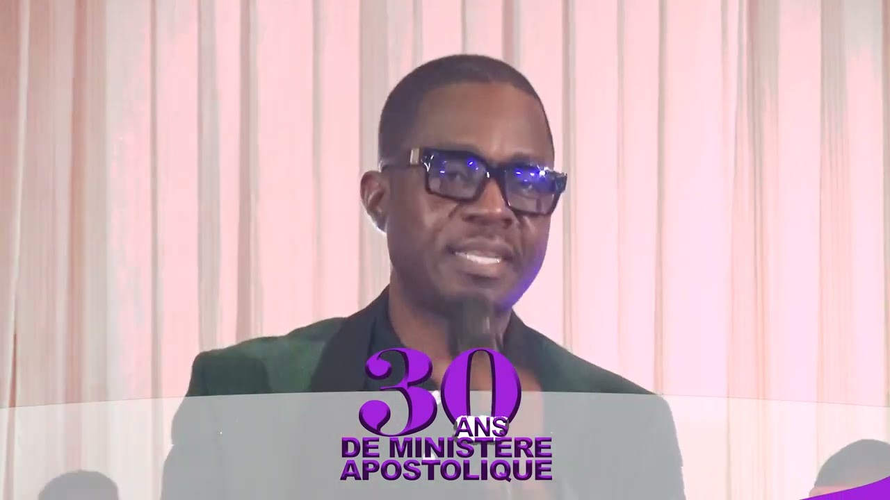 Prestation du chantre O'Nel Mala lors des 30ans de Minsitère Apostolique