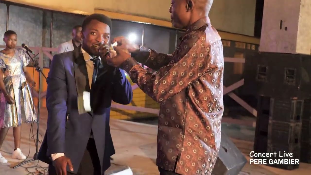 Espoir Muamba met le feu🔥🔥 chez père Gambier avec titre : Puekesha Makaya tout est vanité 😁