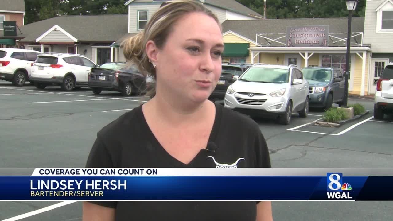 Car crashes into restaurant