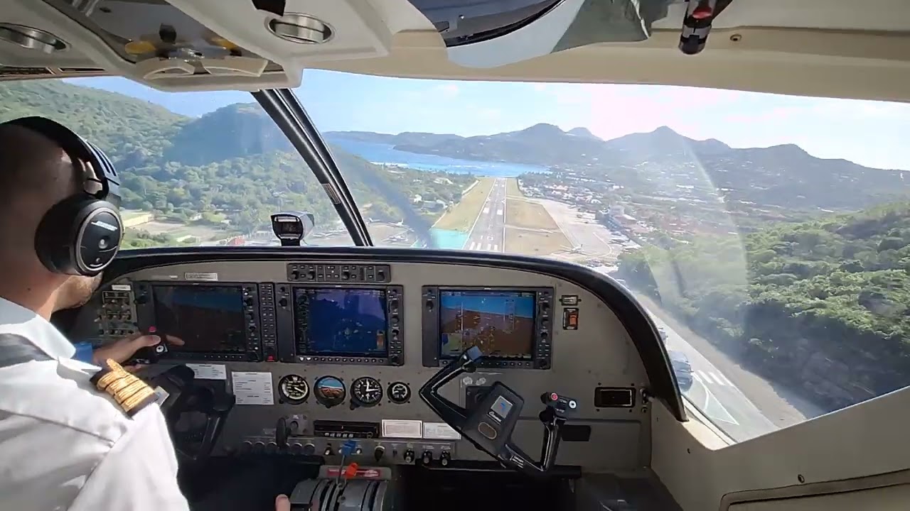 St. Barth Commuter Cessna Grand Caravan landing in St. Barth