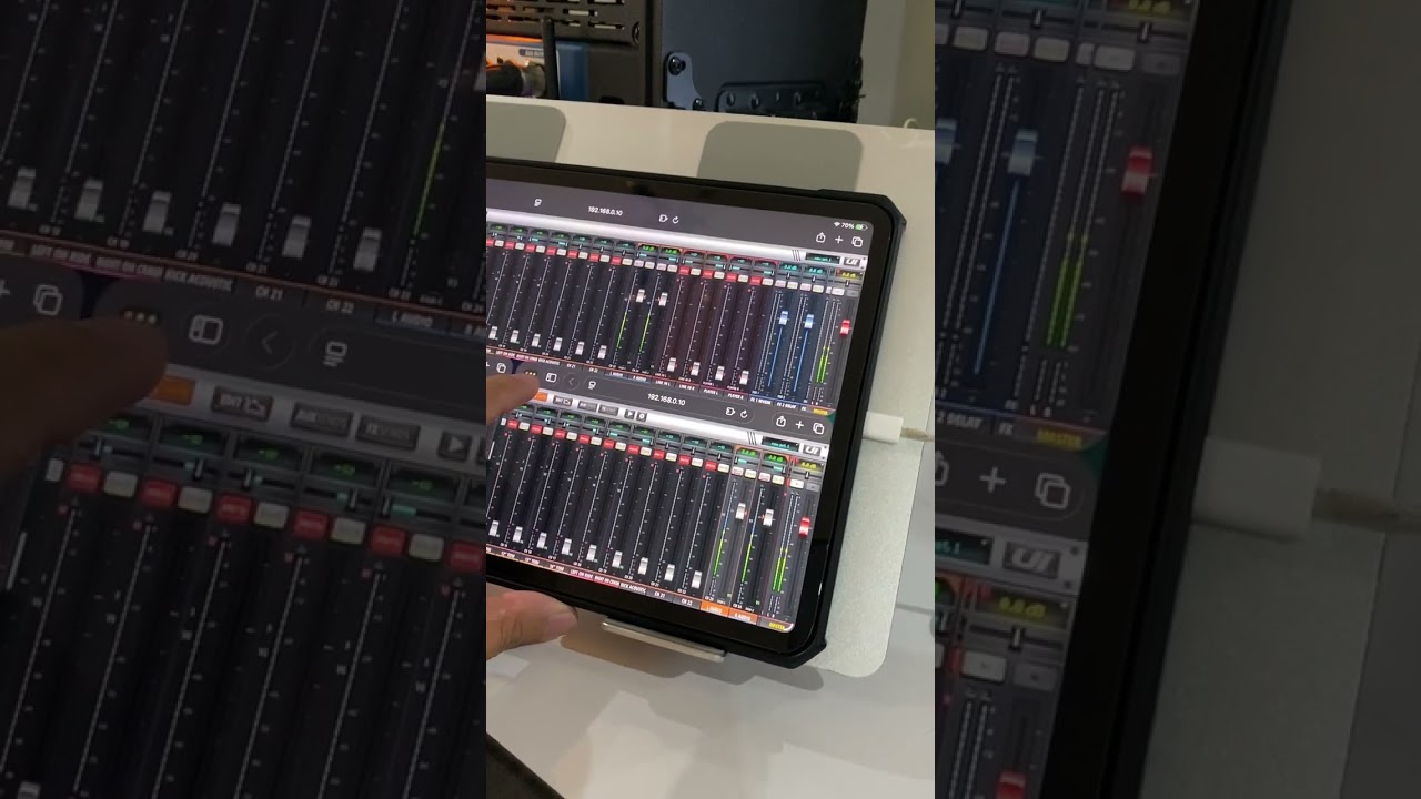 SOUNDCRAFT UI24R smooth integration with iOS 26 in multiple safari windows