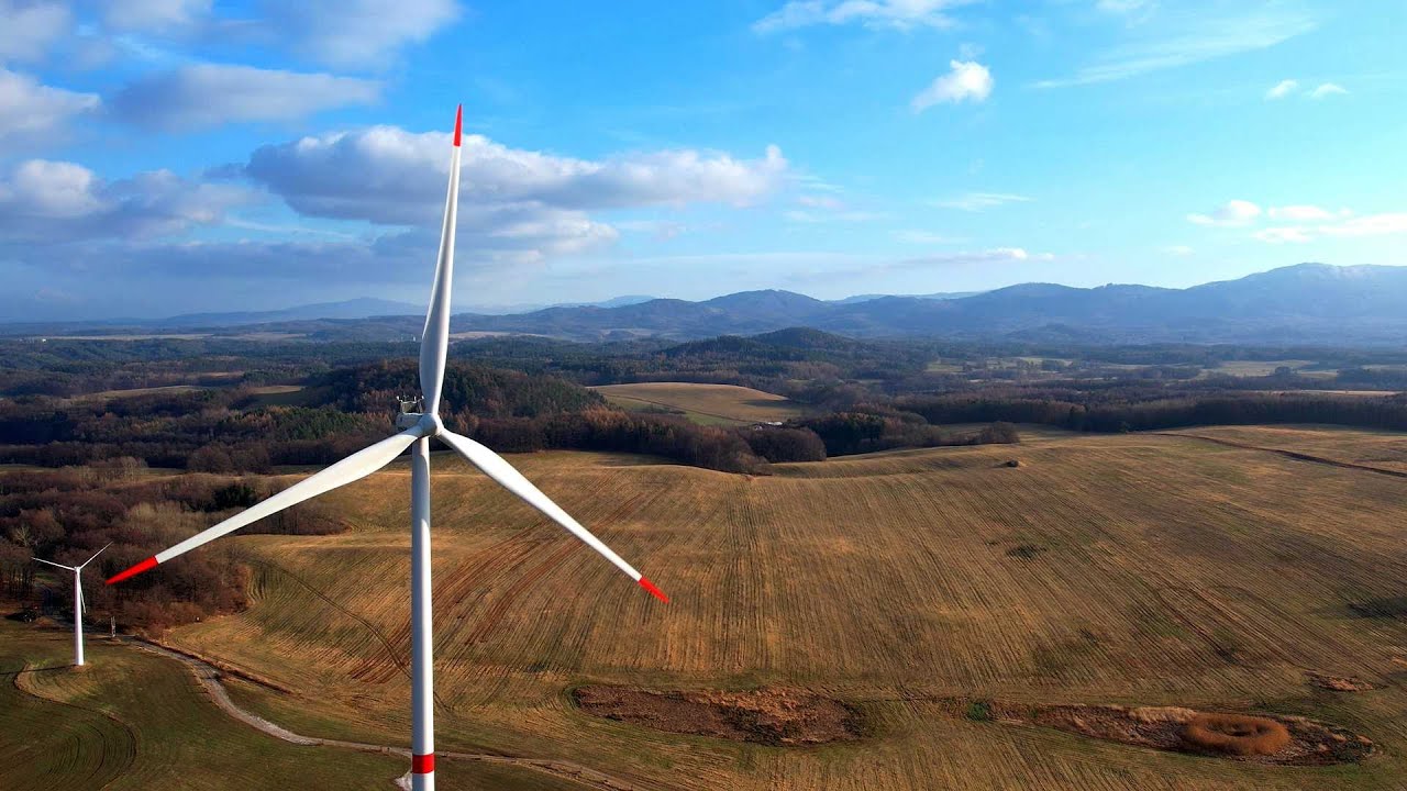 Wiatraki koło Hukovic 🇨🇿 (CZ) / Windmills in Hukovice (CZ) #axxonpl