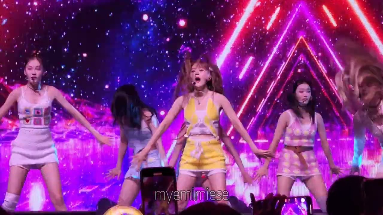 STAYC (스테이씨) - SO BAD | KCON 2022 US Tour in San Francisco 220823