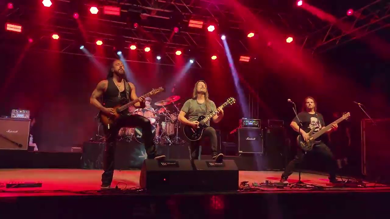 Angra - RIDE INTO THE STORM - Montes Claros 2023 - Cycles of Pain Tour - 4K