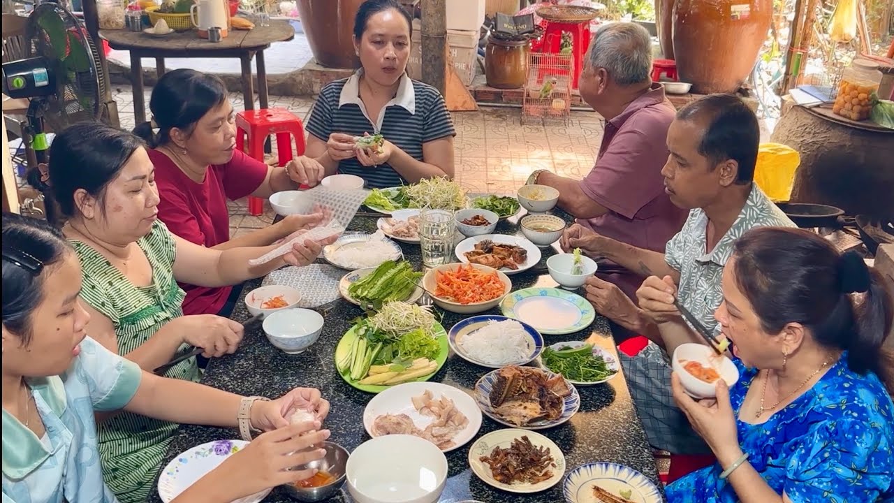 Ăn Gỏi Cuốn Chấm Mắm Tép Ngon Hết Sảy - MienTayVT
