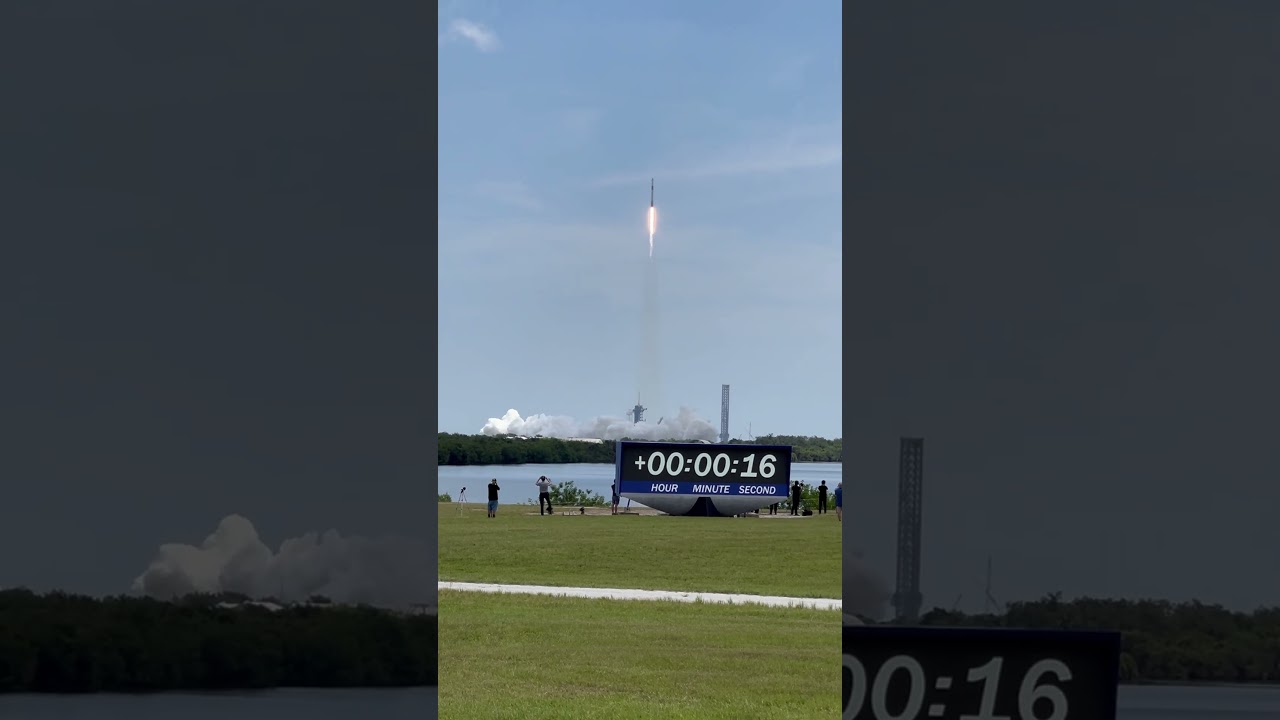 Liftoff! Go Crew-11!