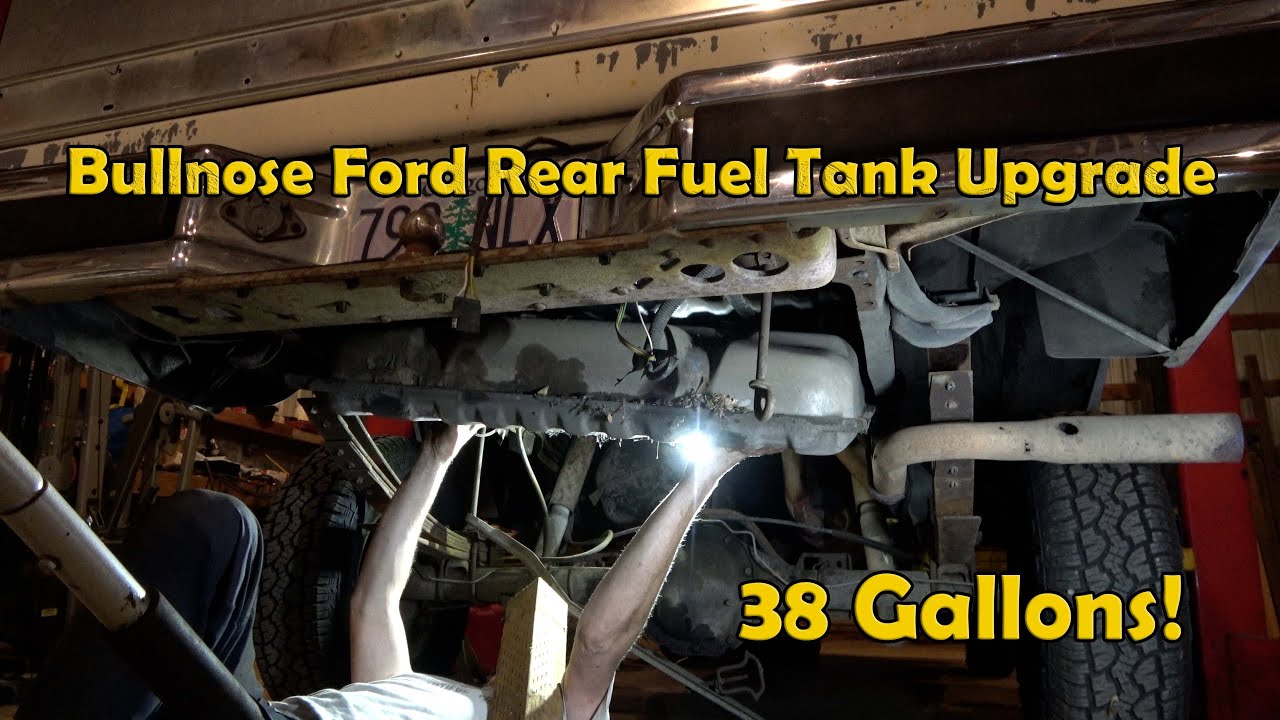 Меня ИЗБИЛИ, снимая топливный бак | Модернизация 38-галлонного бака Bullnose Ford, часть 1 из 2