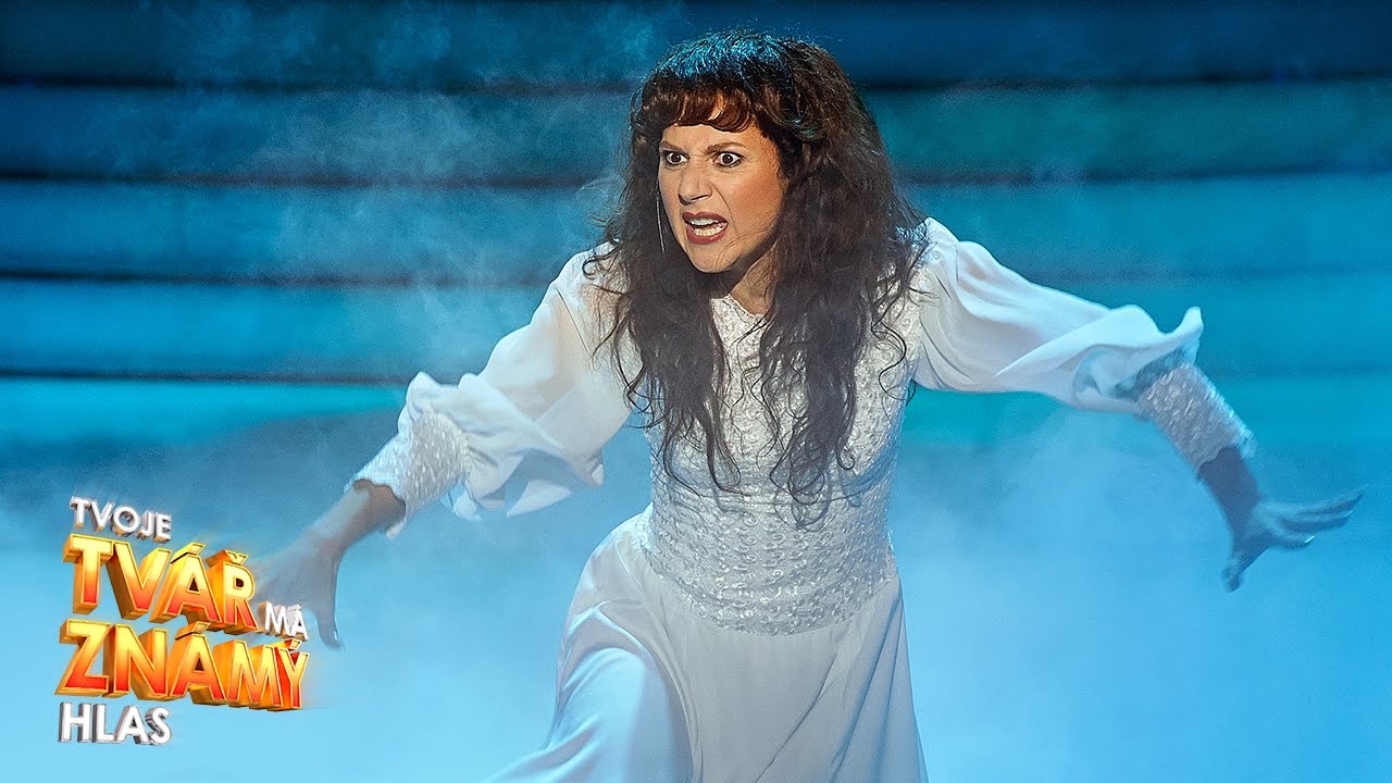 Martha Issová jako Kate Bush - 