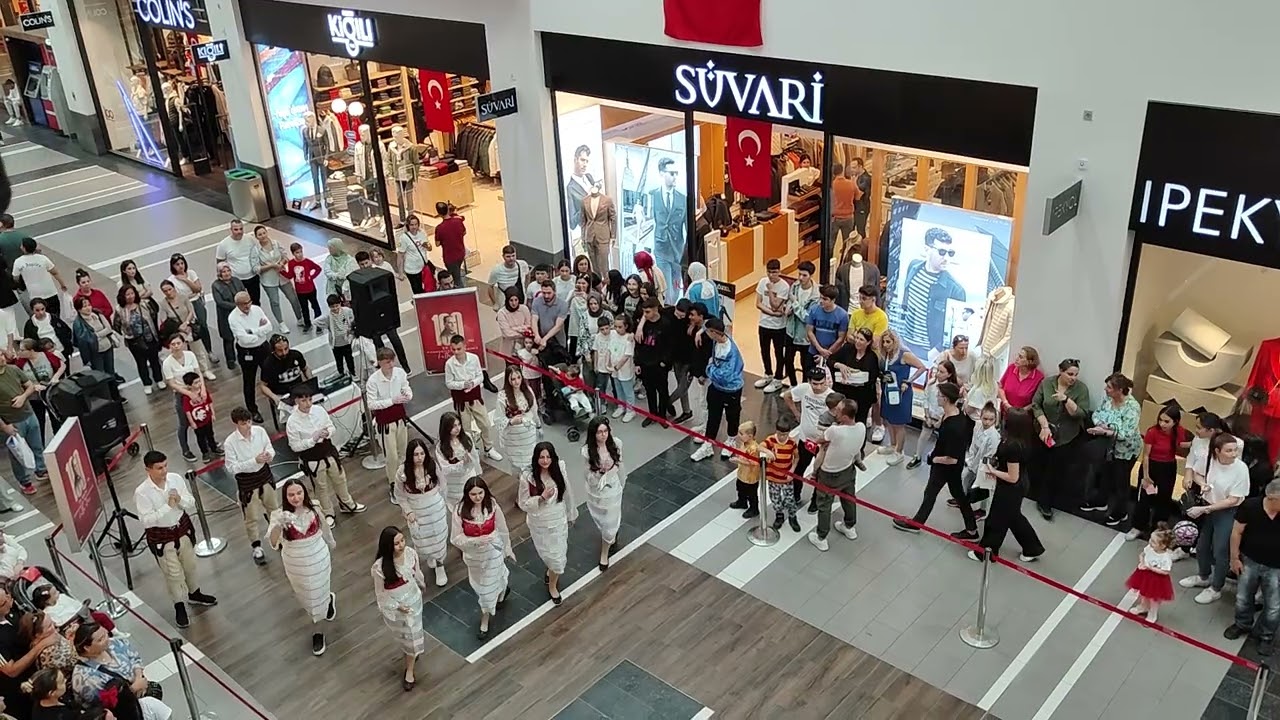 Folklorna grupa Skudrinje - Trgovski centar Magnezia - Manisa R.Turkiye