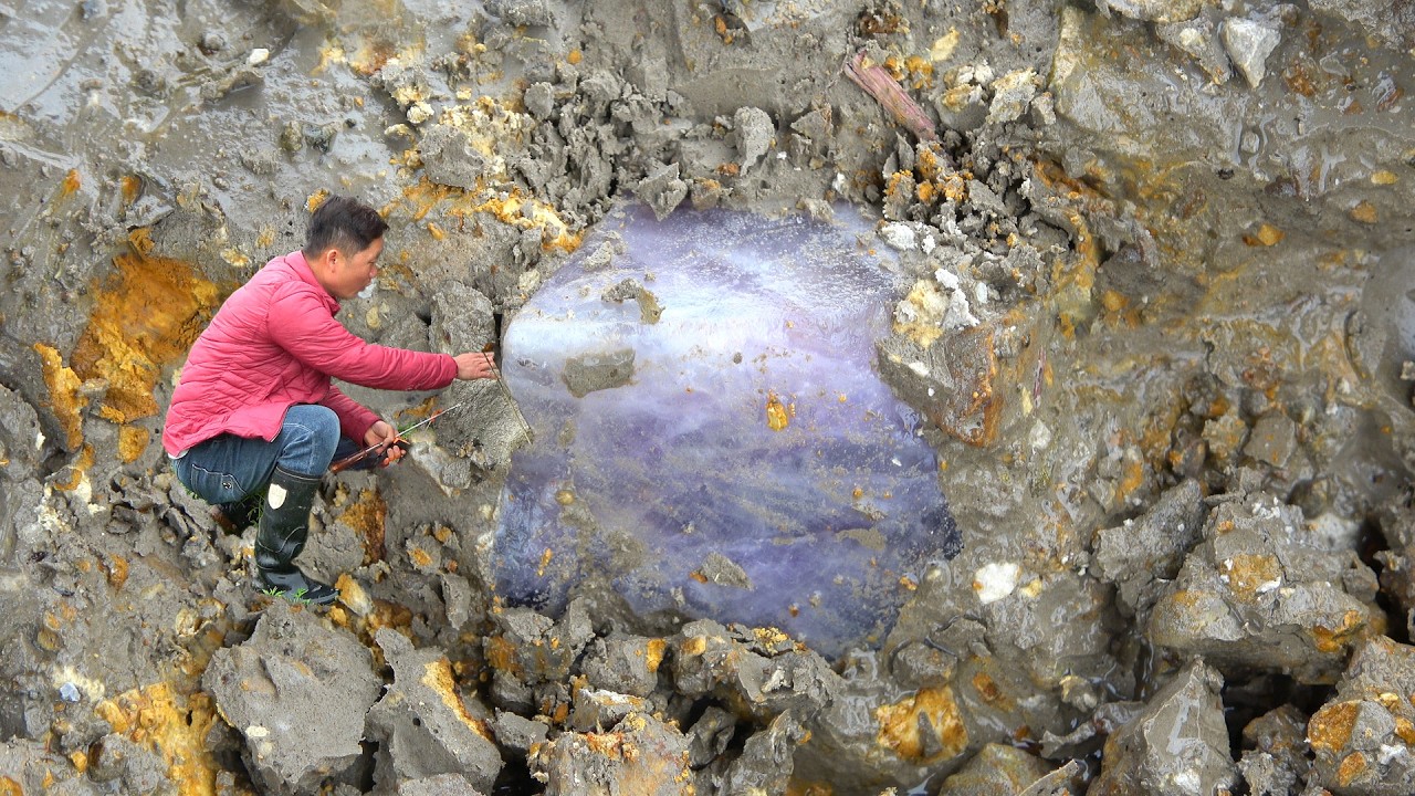💎Encountering such a large crystal gem, I used special tools to dig it out