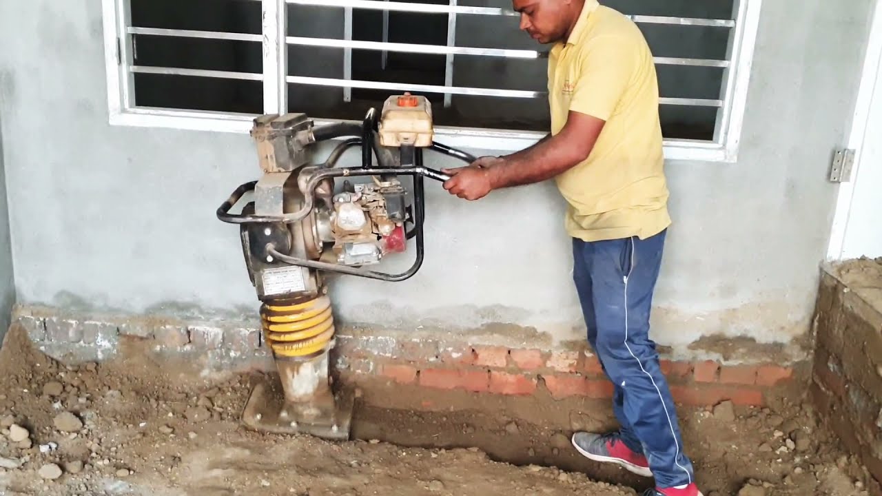 मिट्टी और रोड़े दबाने के जबरदस्त मशीन।(Soil and Ballasts Pressing Machine)