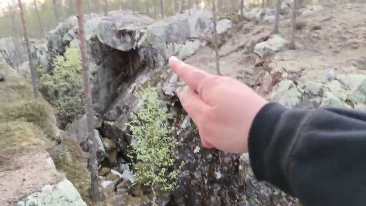 Hiidenkirkko Hyrynsalmella.