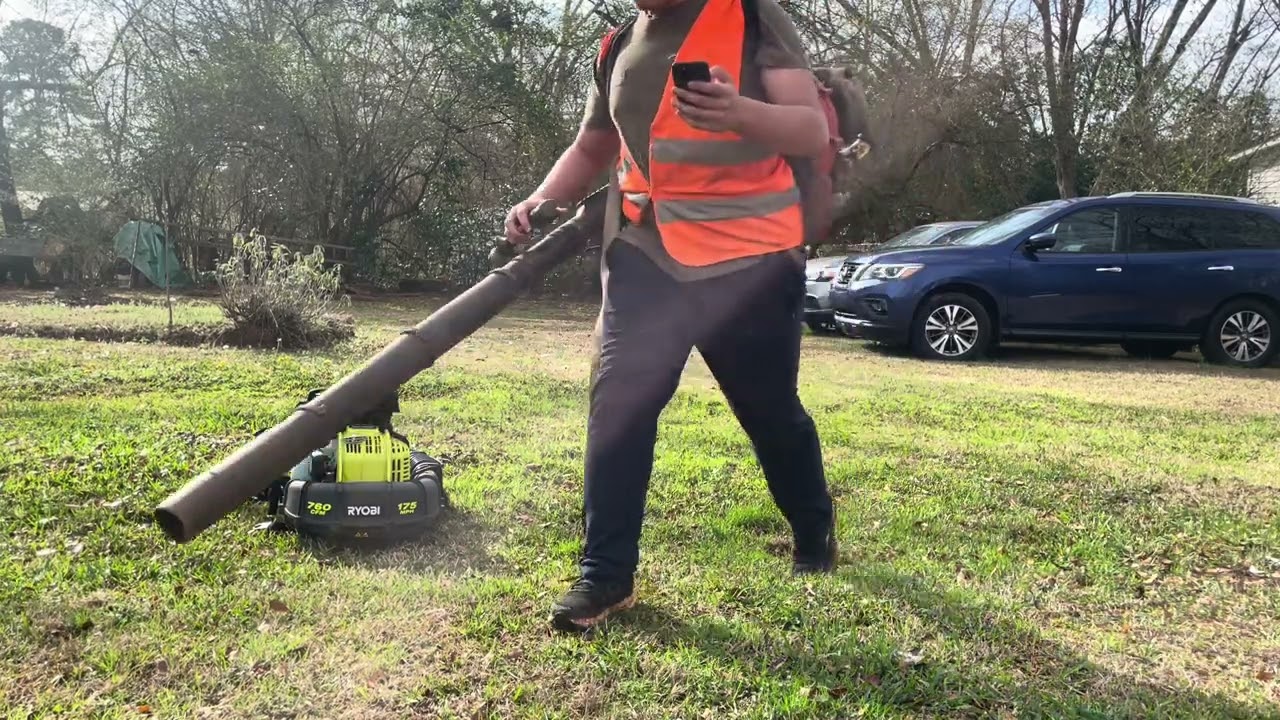 Husqvarna 150bt vs ryobi 38cc