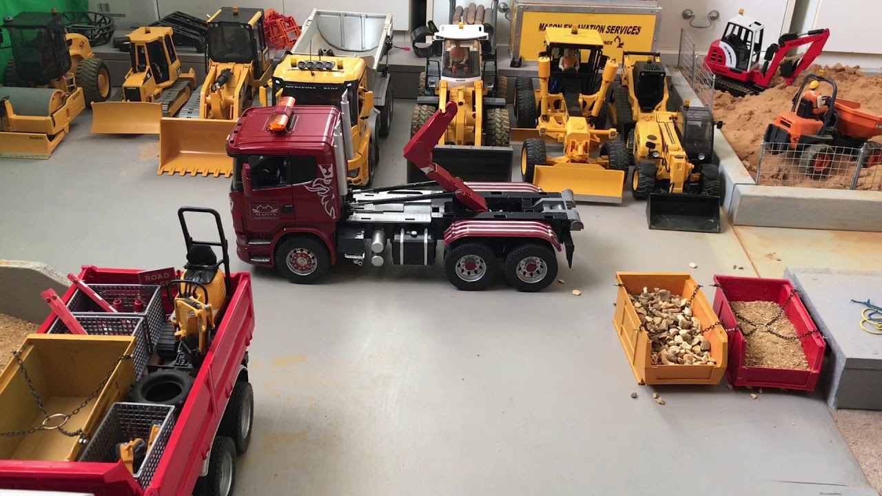 Bruder SCANIA RORO bin delivery