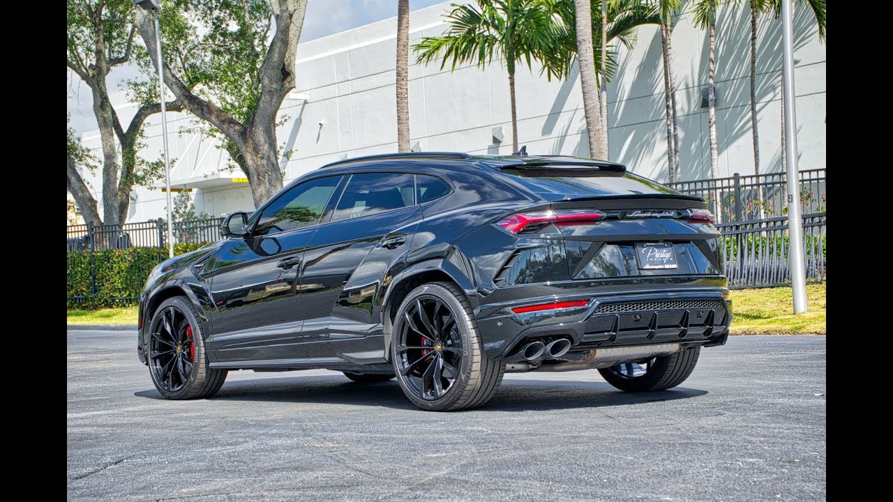 Lamborghini Urus AMAZING Super Sport SUV Start up Walk around Interior Sound at Lamborghini Miami