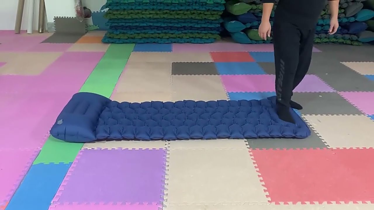 Built-in Pump Ultralight Waterproof Inflatable Camping Sleeping Mat with Pillow