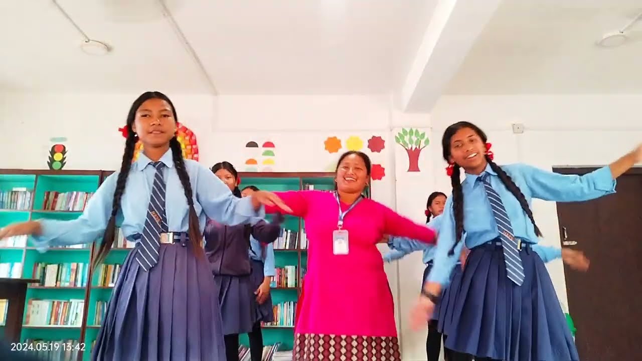 🇳🇵aaganiko dilma rangi changi full chha🇳🇵#school#morning#prayer#dance#video#saraswati#ma.vi.#syangja