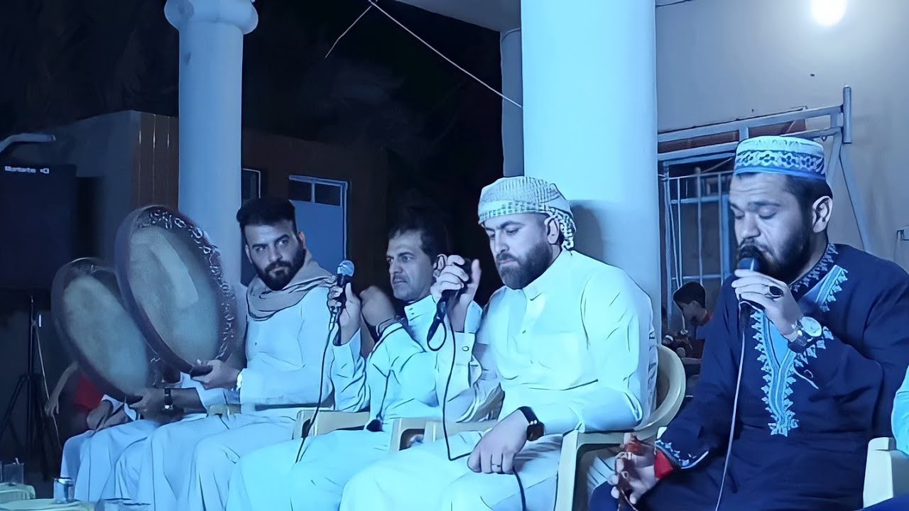 من مجلس عزاء والدة الخليفة عبدالكريم  المداح ملا مصطفى سلام والمداح حسن عبدالكريم في زنكورة