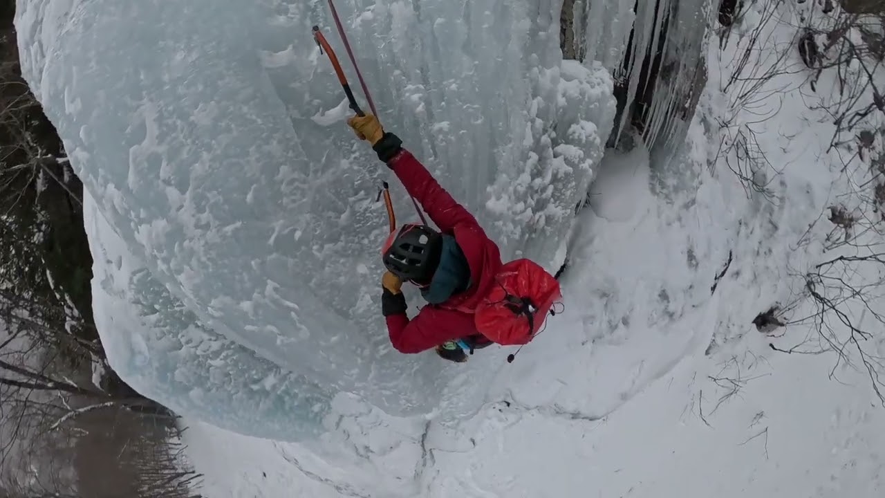 Ice climbing “Pegasus” with rock drytooling finish at twilight 🤯