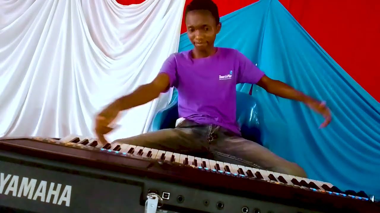 ONE OF BEST KANDA BONGO MAN SOLOS ON PIANO