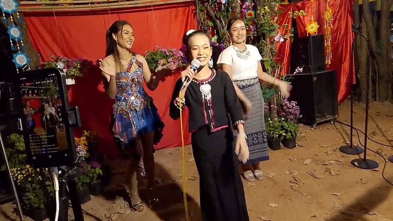 เสียงเกินตัวอิหลีธิดาลาว