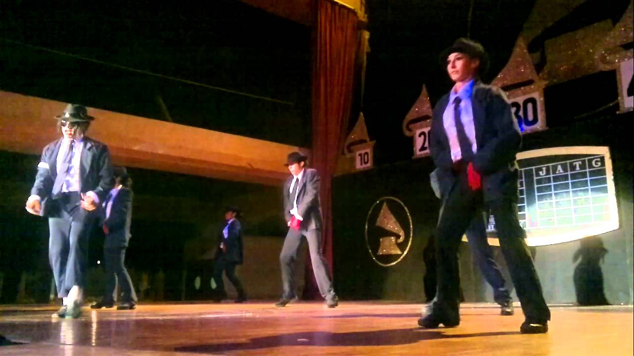 Sergio dancing Dangerous by Michael Jackson
