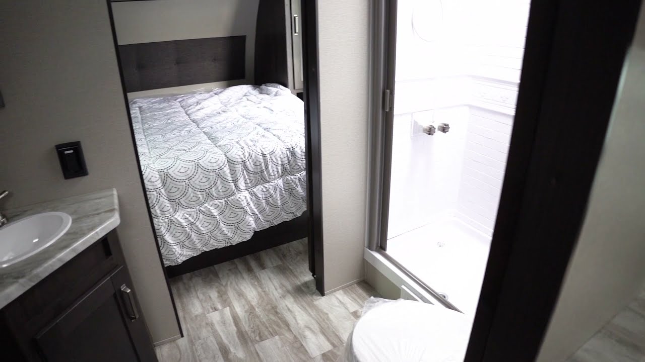 RV Walkthrough: 2022 Grand Design Transcend Xplor 321BH