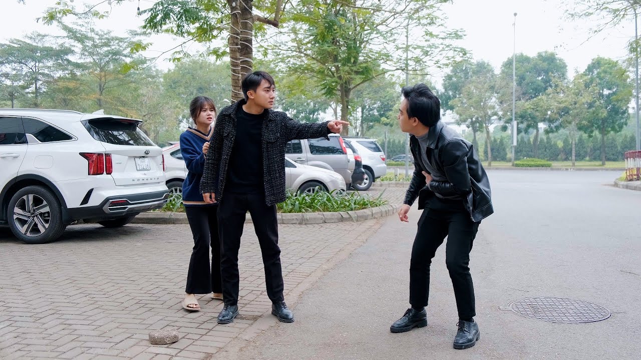 Tiểu Thư Nhà Quê Lên Thành Phố Tìm Bố Mẹ Được Chủ Tịch Cứu Khỏi Tên Biến Thái Và Cái Kết - Tập 1356