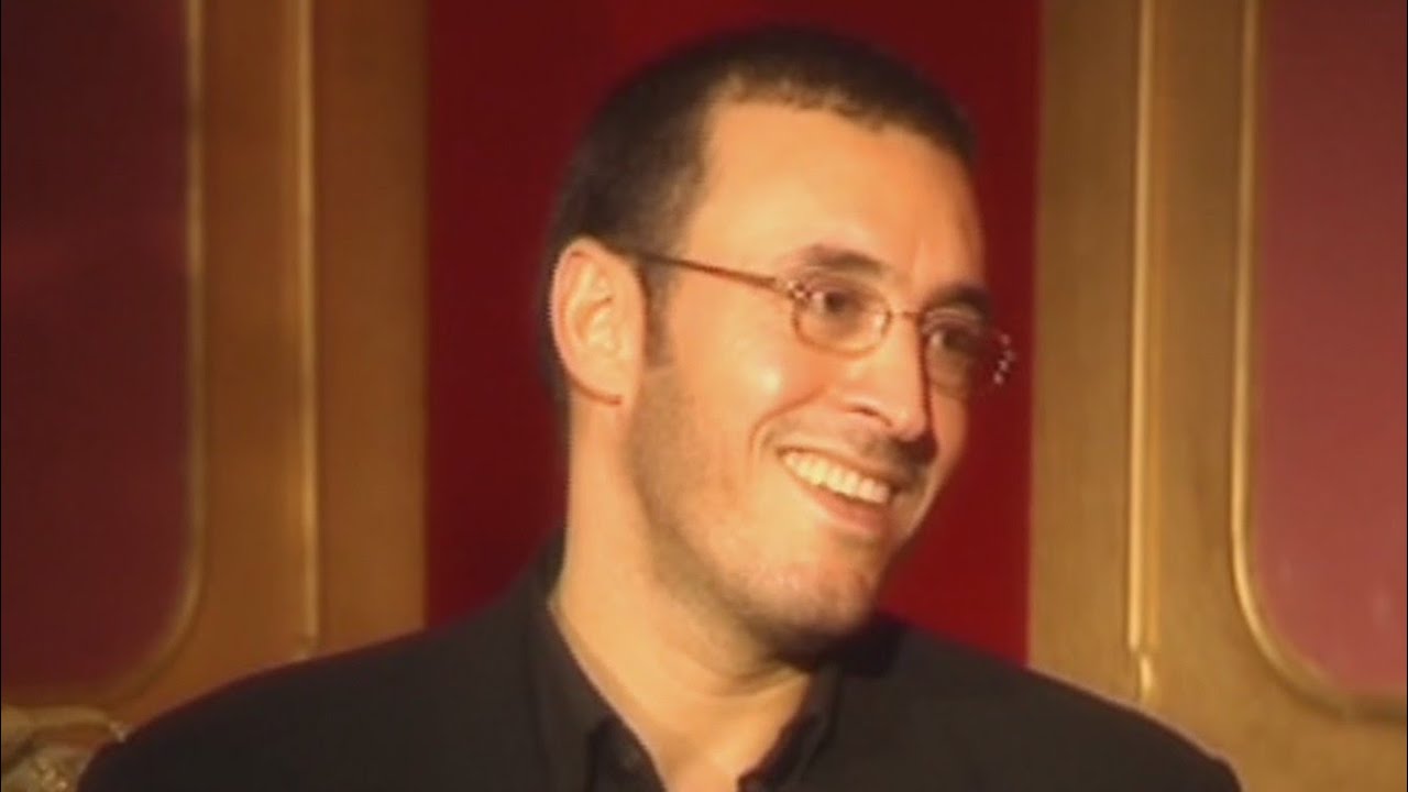 القيصر يعلق بكل تواضع على عبارة نزار قباني المشهورة حينما غنى كاظم أشعاري ضمن لي كرسيا في كل العصور