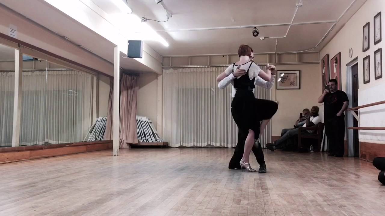 Tango 103: El Abanico