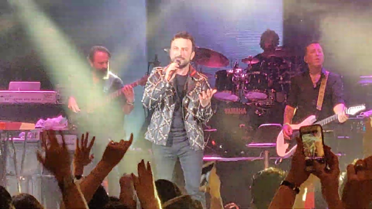 TARKAN - Adımı Kalbine Yaz (4K 60fps) - London 2019
