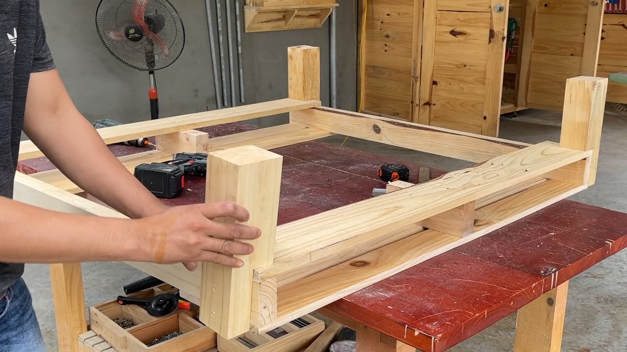 Turn Old Pallets Into Perfectly Covered Furniture // Outstanding Creativity From Pallets