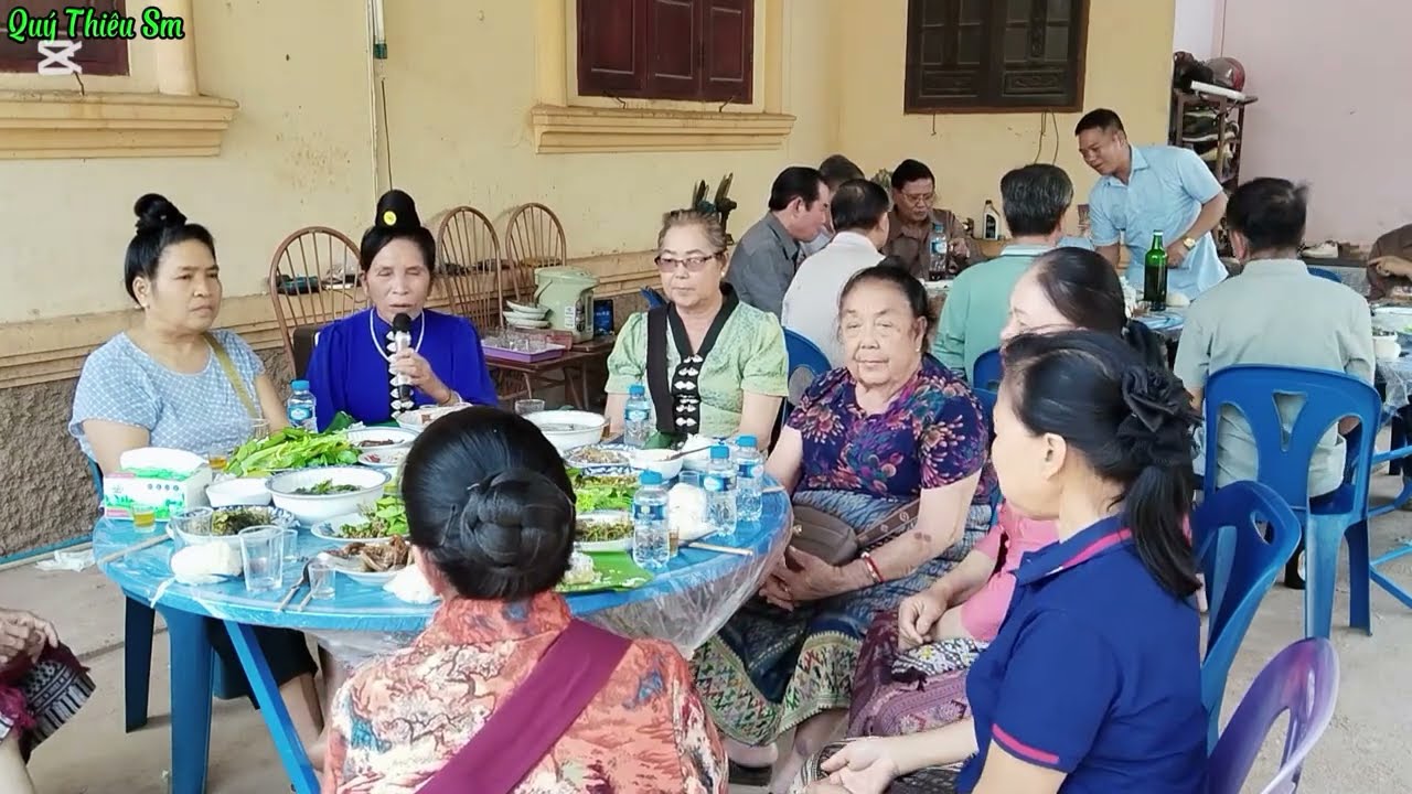 Phan êm mẹ biêng  đón mẹ đi hát cho nghe  
