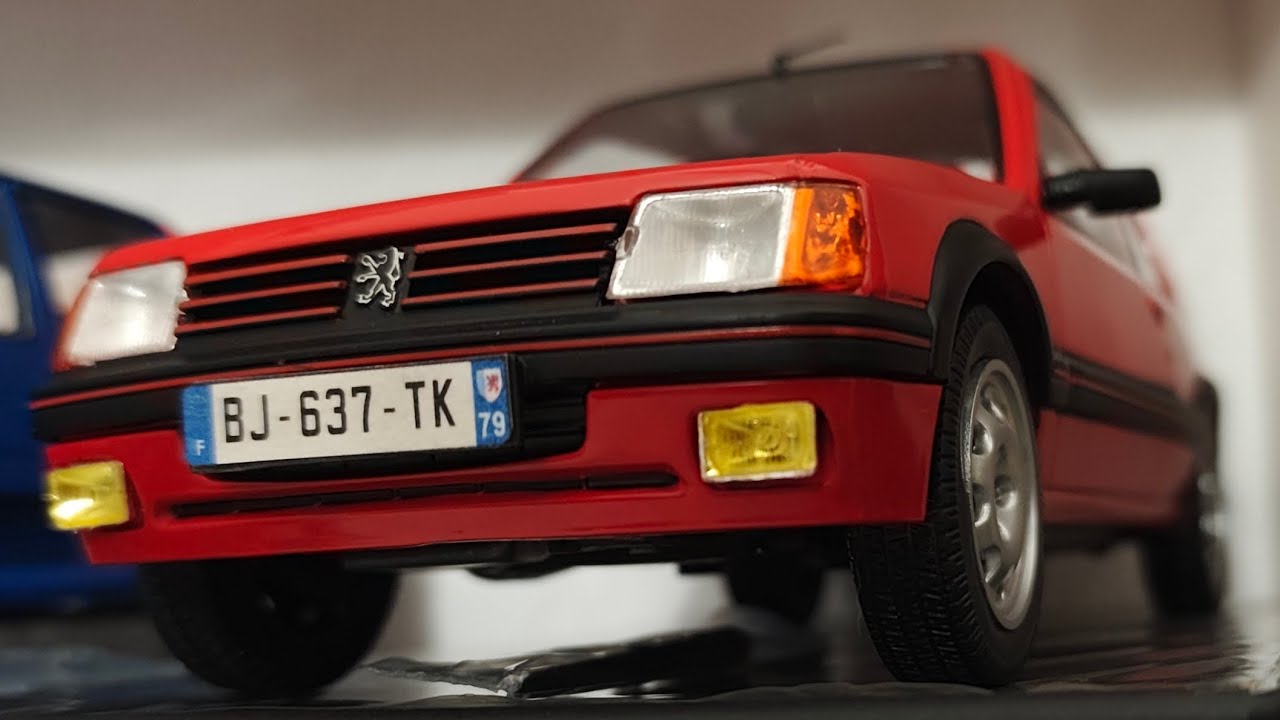 Présentation de la PEUGEOT 205 GTI 1.9 PHASE 2 1/18 (SOLIDO)
