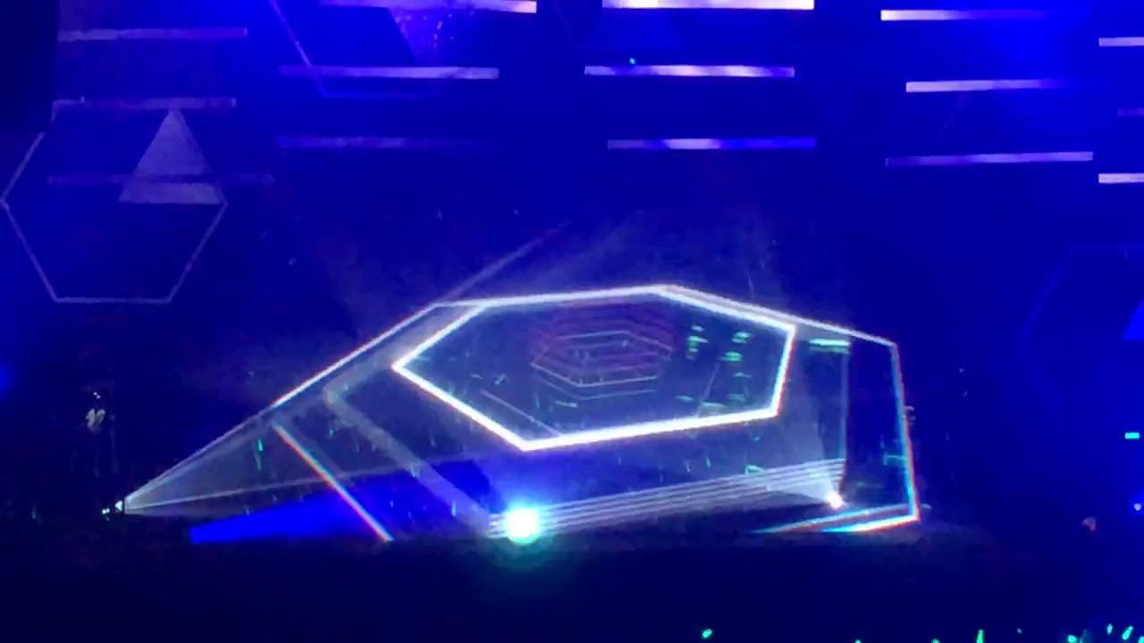 [1080P 60fps] Miku Expo 2018 San Jose except my phone overheated and stopped recording at the end