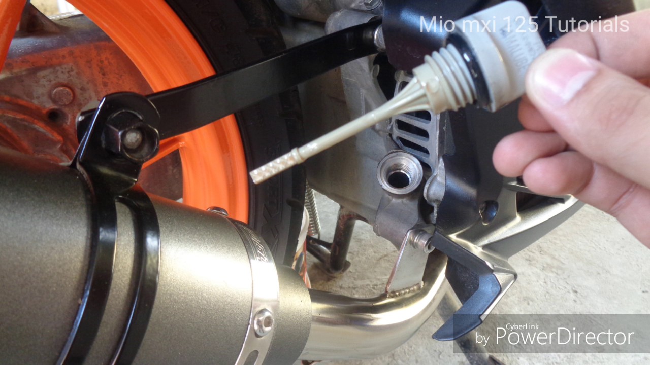 Mio mxi 125 Tutorials ( Change Oil )