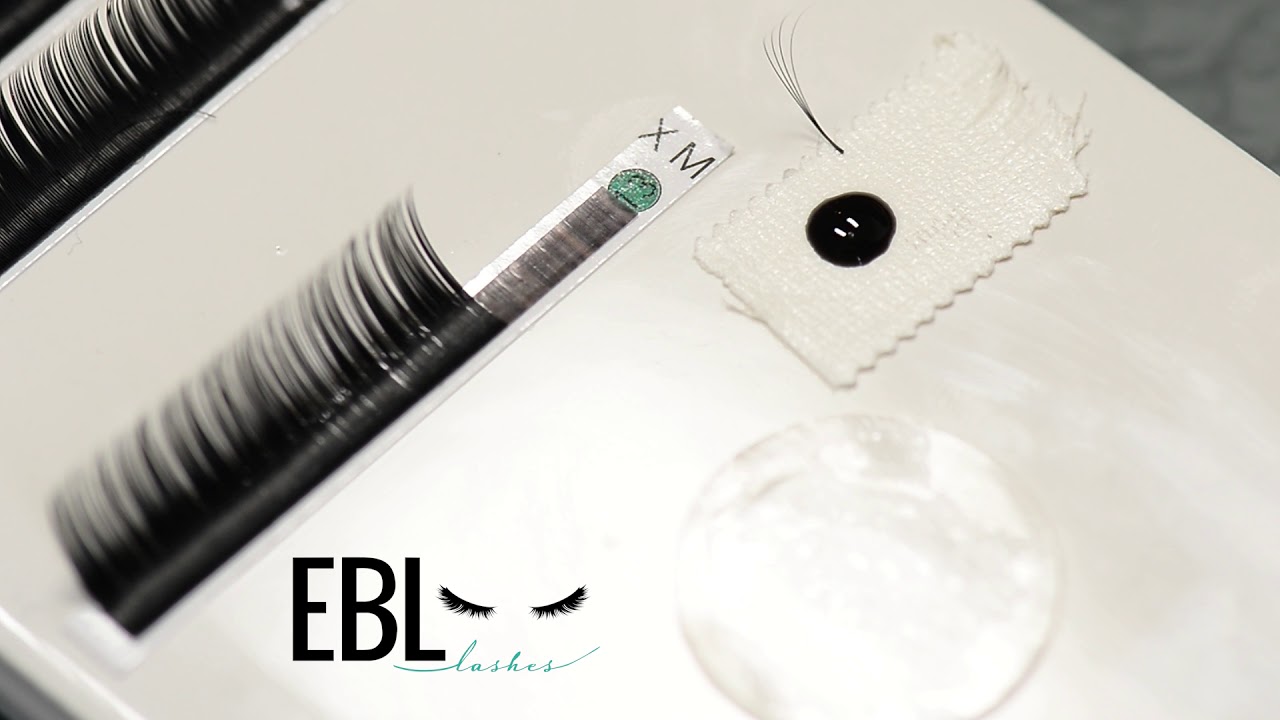 How to make a volume fan using a glue dot