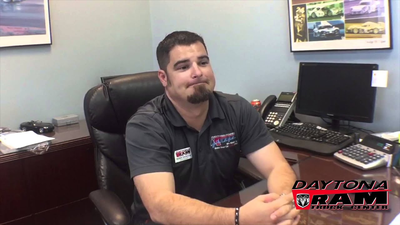 Meet Sales Associate Derek Thurston