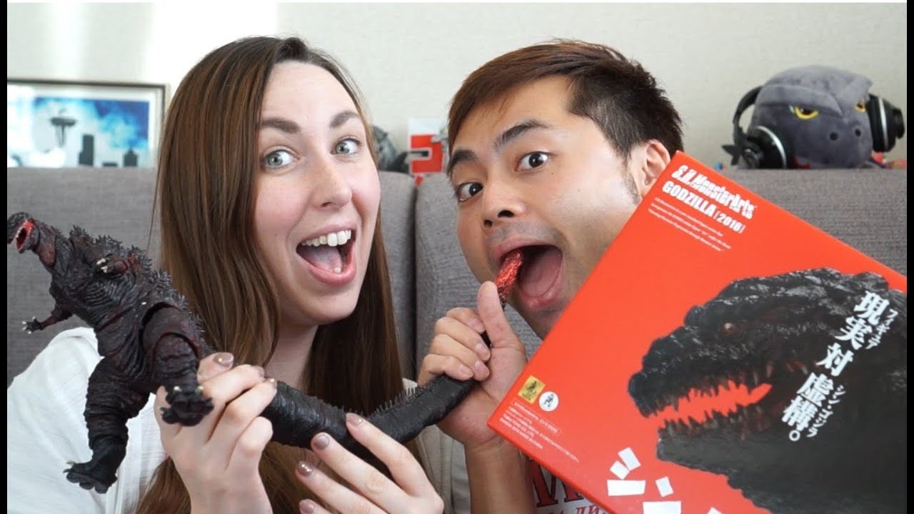 Unboxing S.H. MonsterArts Godzilla 2016 ft TokyoBriBri (日本語字幕)