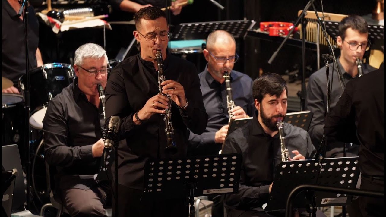 Jazz Band Elx - Concierto para clarinete de Artie Shaw (Arr. Stanley Black). SOLISTA: Eloy Quinto.