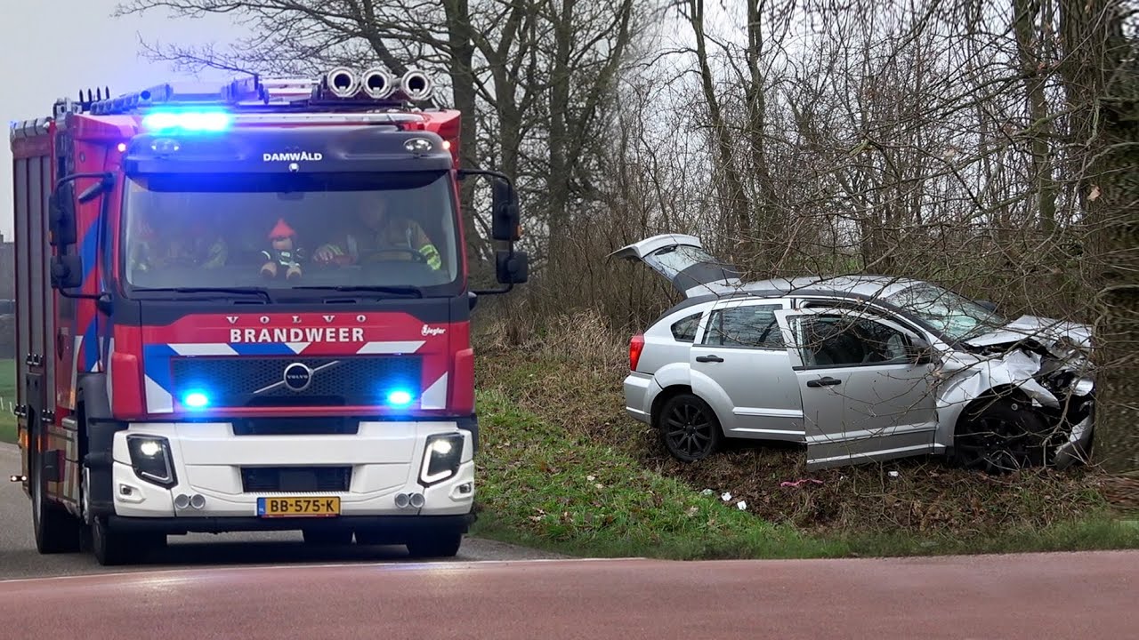 [Primeur] Bestuurder zwaargewond na botsing met boom Trekwei Damw&acirc;ld | Brandweer met spoed onderweg