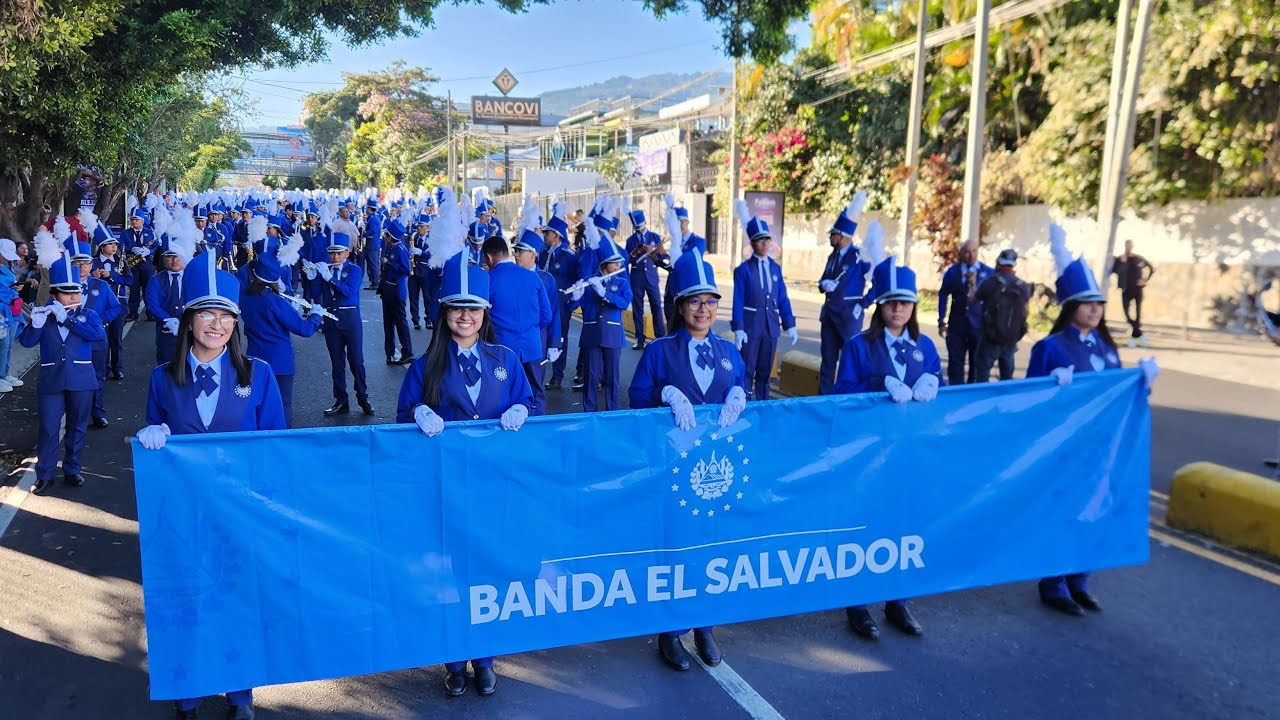 En vivo, primer desfile de nuevo año Banda El Salvador @salvadoreños