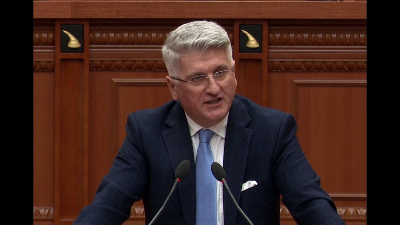 Gjekmarkaj ironizon përjashtimet nga Kuvendi:Kush fshin qurret dënohet me 30 ditë,kush teshtin me 60